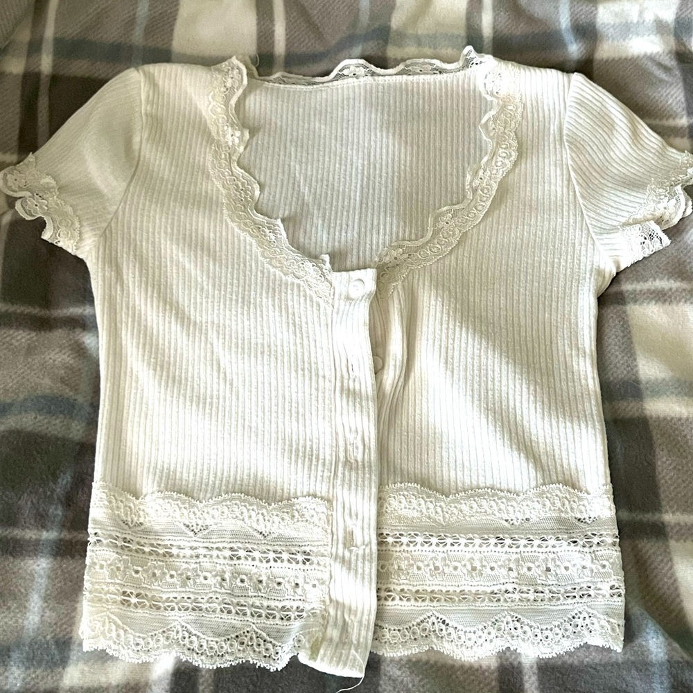Brandy Melville white cropped lace edge top